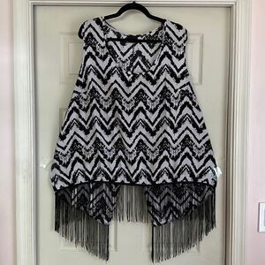 Rue 21 Plus Woman’s Sleeveless Top Silky Black & White Zigzag Stripes Fringe